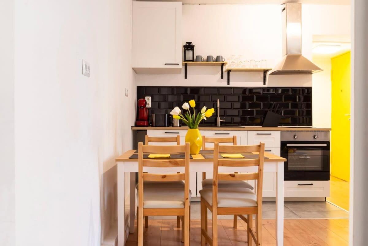 2 Bedroom In Great Location In Kreuzberg Berlin Zewnętrze zdjęcie